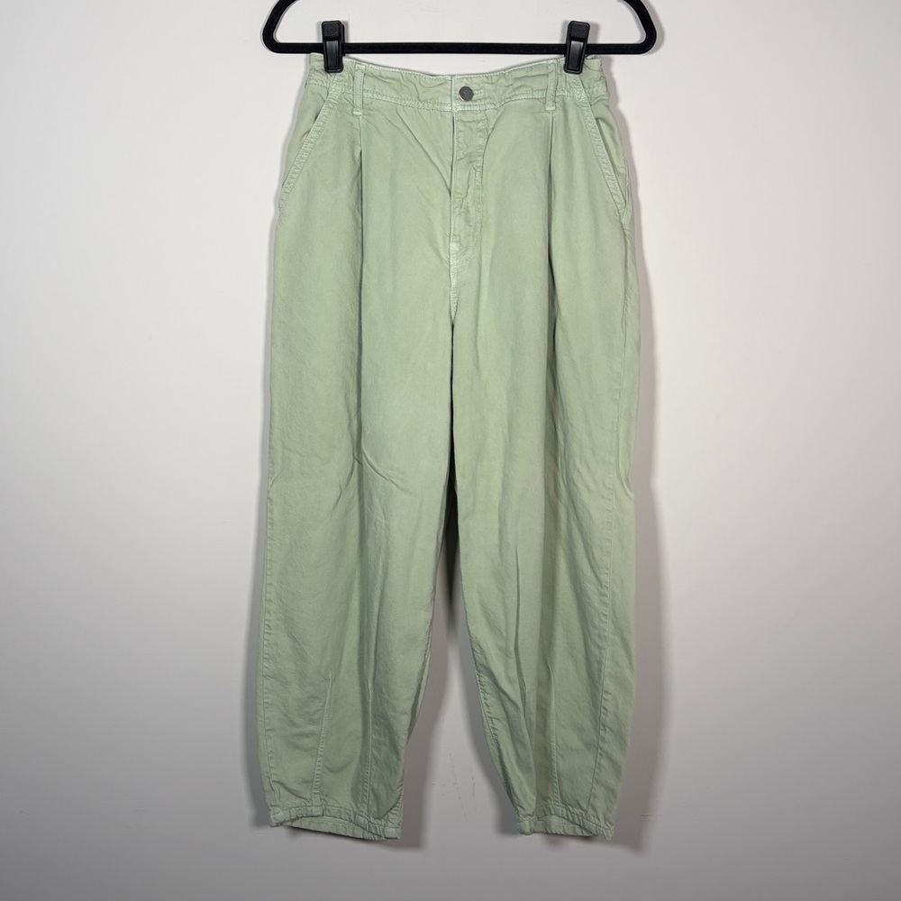 Pilcro The Breaker Mid-Rise Tapered Pull-On Jeans in Moss - 28 - Picture 4 of 6